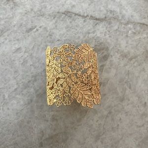 Stella and Dot Chantilly Lace gold bracelet